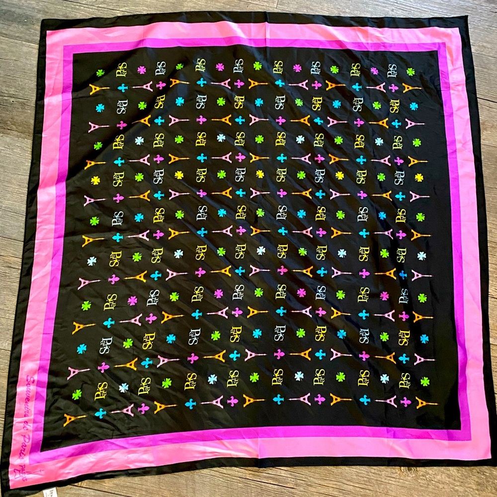 Women’s Paris scarf